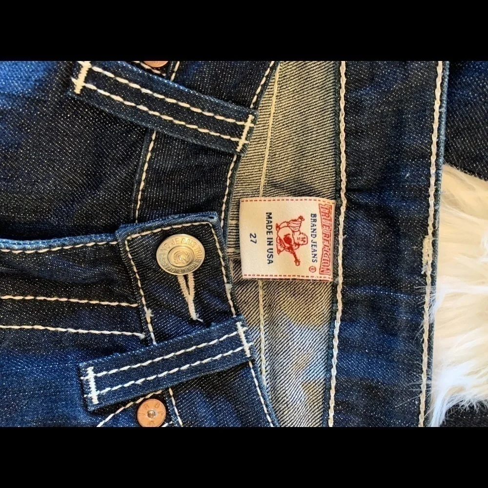 True Religion New Size 27 Dark Wash Billy Seat NWOT.​​​​​​​​​​​​​​​​​​​​​